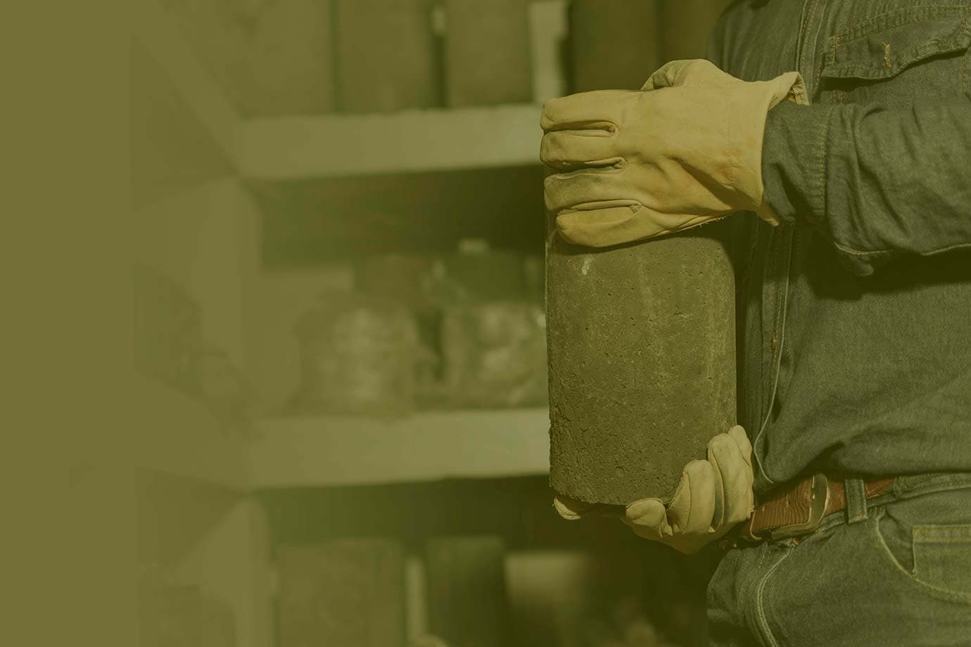 En Geoensayos verificamos la calidad de tus mezclas para evitar fallas y sobrecostos en construcción